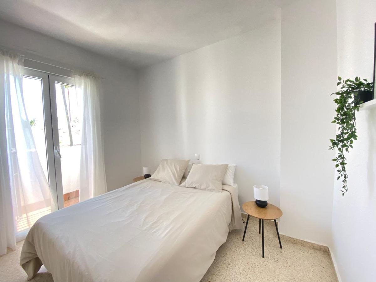 הוילה אסטפונה Townhouse W/Sea View & Garden מראה חיצוני תמונה