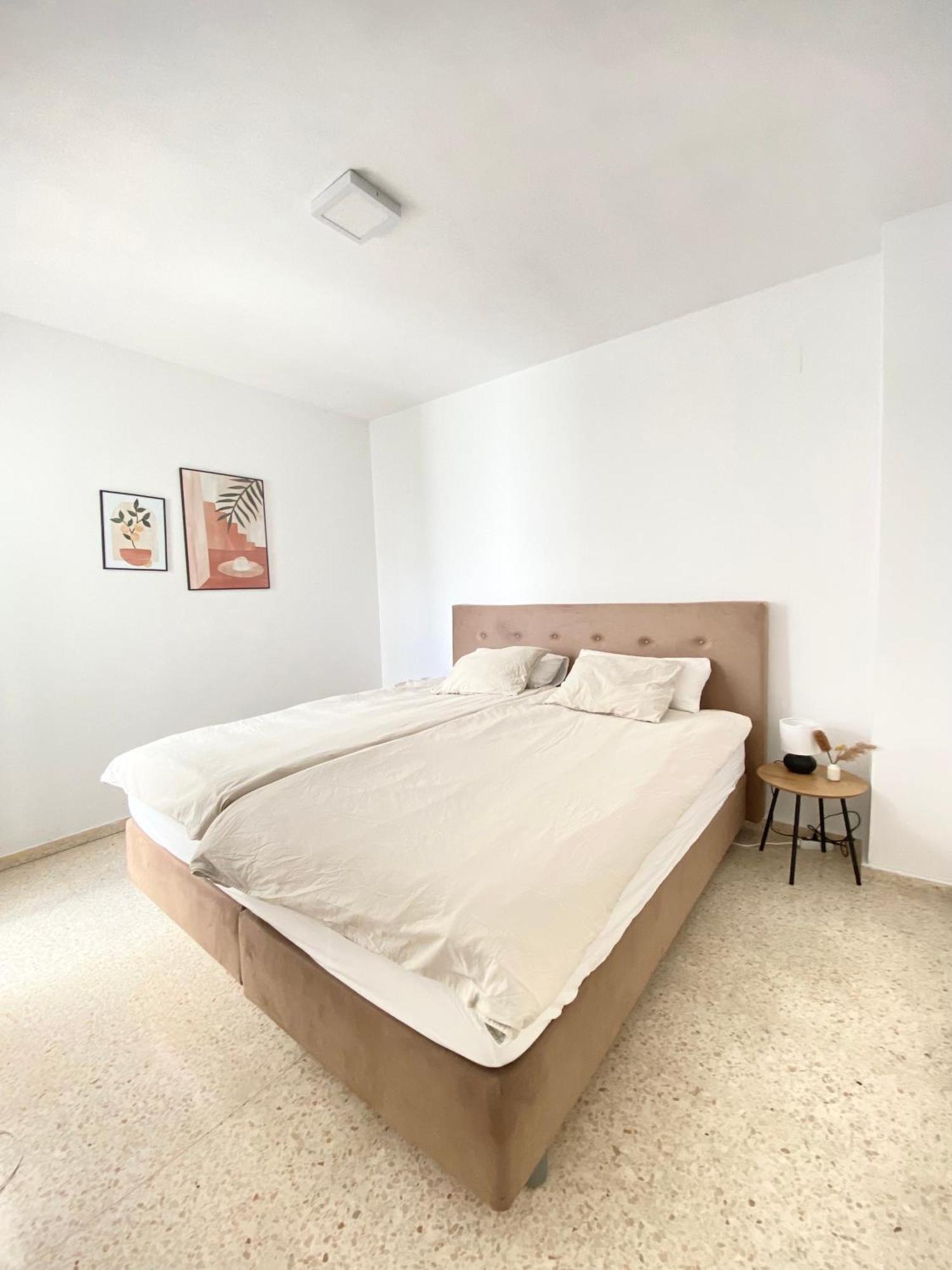 הוילה אסטפונה Townhouse W/Sea View & Garden מראה חיצוני תמונה