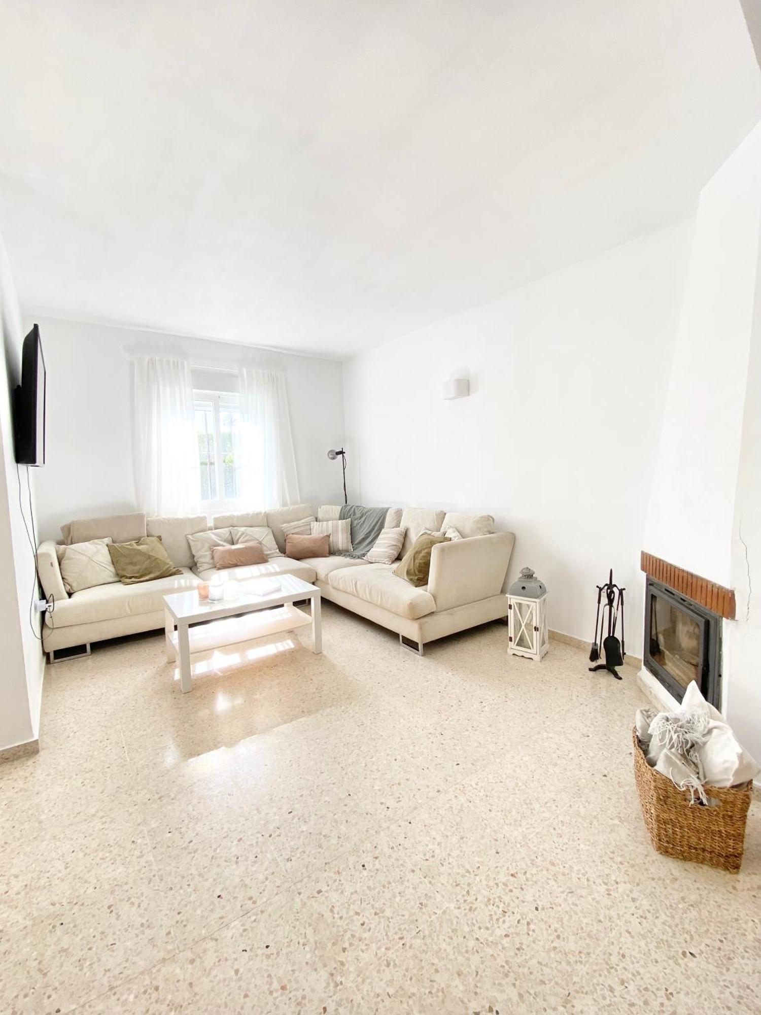 הוילה אסטפונה Townhouse W/Sea View & Garden מראה חיצוני תמונה