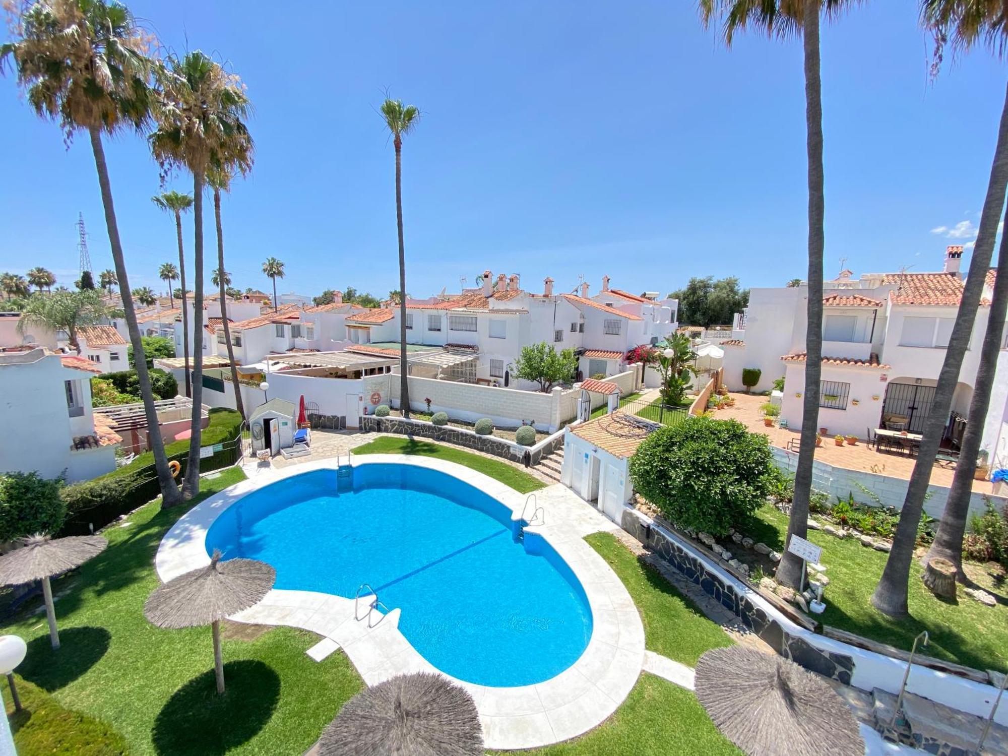 הוילה אסטפונה Townhouse W/Sea View & Garden מראה חיצוני תמונה
